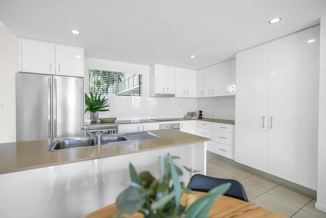 City Lights- Spacious Apartment Cairns