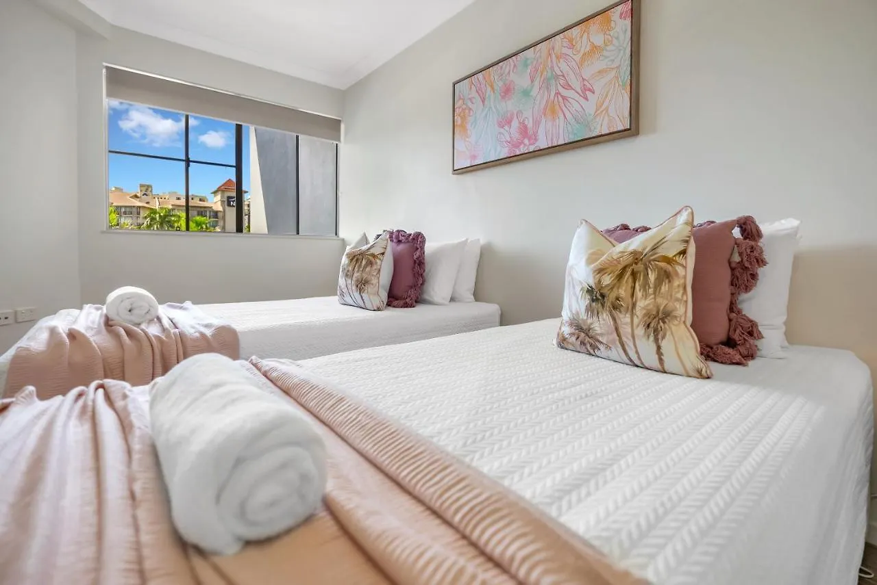 City Lights- Spacious Apartment Cairns Australia