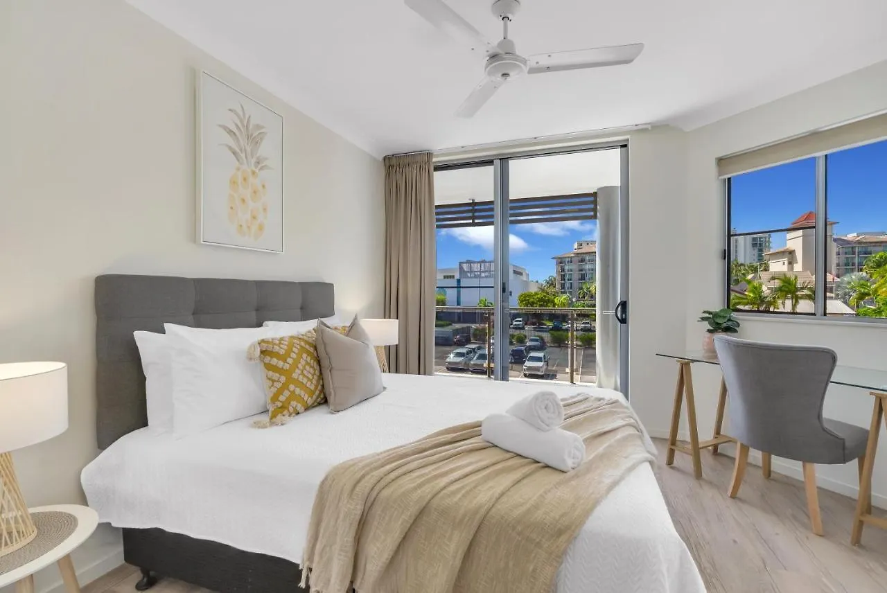 City Lights- Spacious Apartment Cairns 0*,  Australia