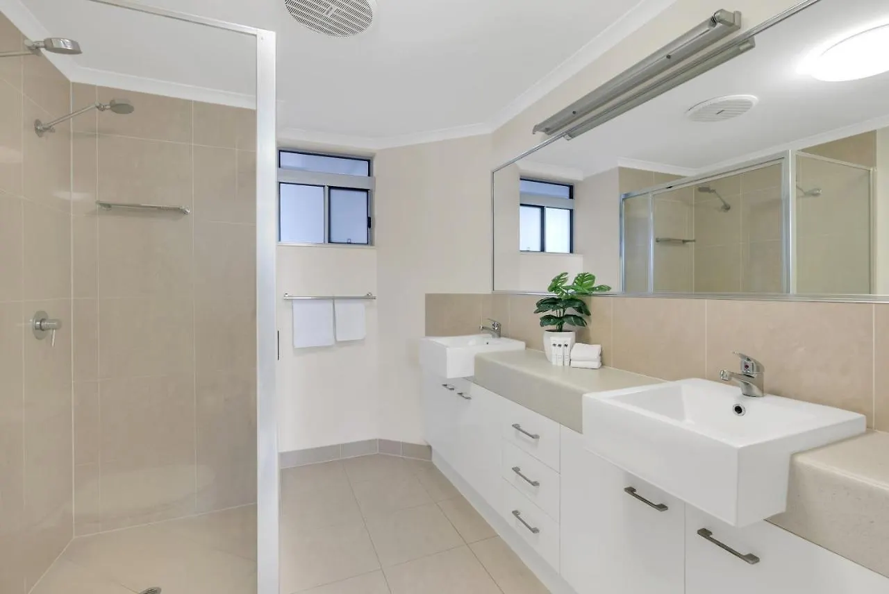 City Lights- Spacious Apartment Cairns